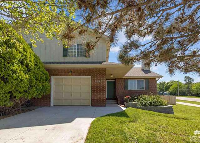 Property at 2000 Little Kitten Ave, Manhattan, KS 66503, 4 beds, 3 baths