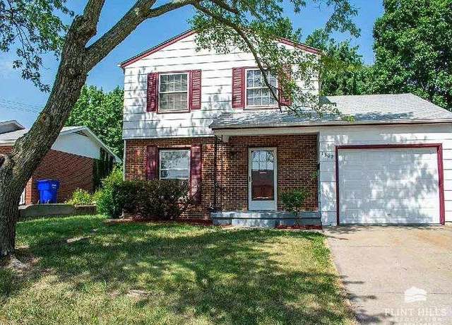 Property at 1302 Crest Hill Dr, Junction City, KS 66441, 4 beds, 1.5 baths