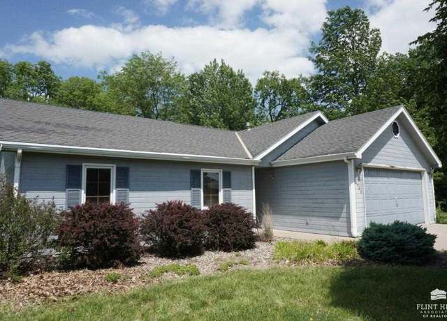 Property at 2408 Raspberry Cir, Manhattan, KS 66502, 3 beds, 2 baths
