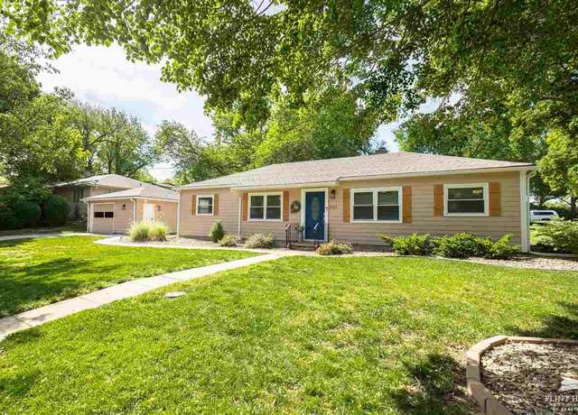 Property at 1921 Pierre St, Manhattan, KS 66502, 3 beds, 2 baths
