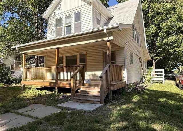 Property at 514 N 5th St, Manhattan, KS 66502, 4 beds, 2 baths