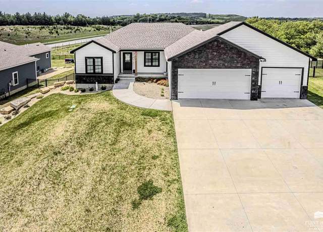 Property at 508 Ledgestone Ridge Ct, Manhattan, KS 66503, 6 beds, 3 baths