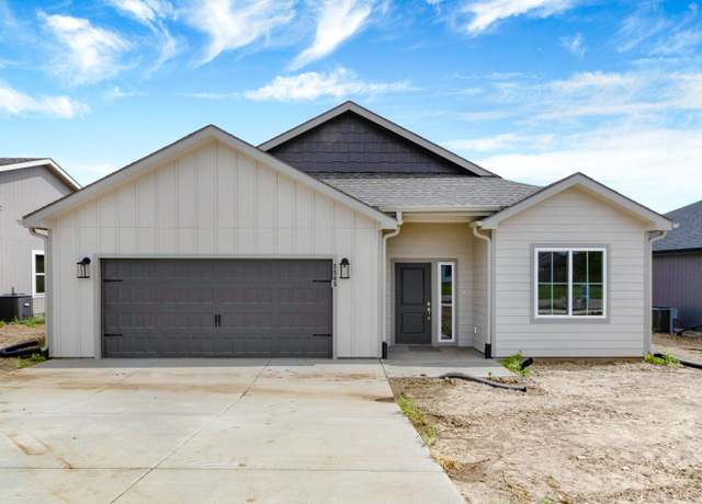 Property at 2505 Harrier Dr, Junction City, KS 66441, 3 beds, 2 baths