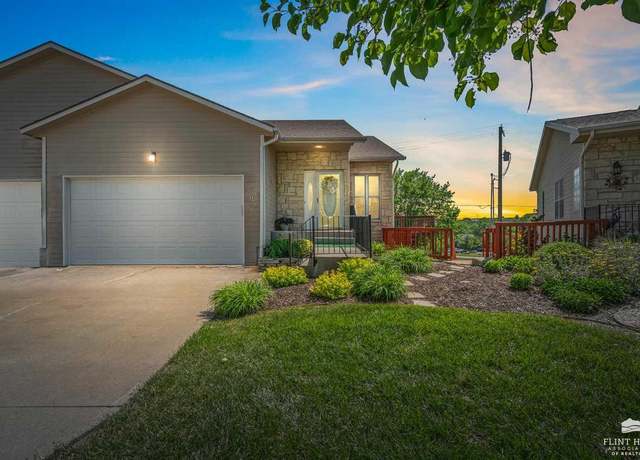 Property at 2045 Stephen Ct Ct, Manhattan, KS 66503, 3 beds, 2.5 baths