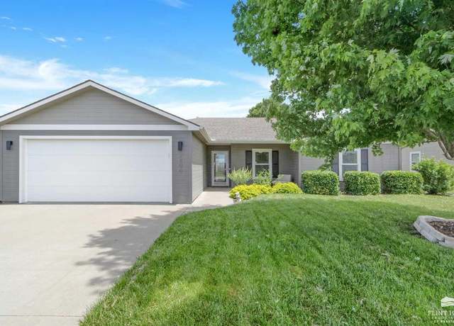 Property at 2800 Brookville Dr, Manhattan, KS 66502, 3 beds, 2 baths
