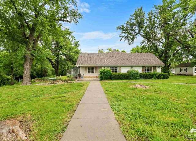 Property at 104, 102, 000 W Flint Hills Blvd, Junction City, KS 66441, 3 beds, 3 baths