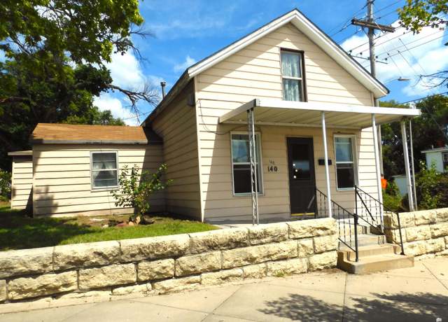 Property at 140 E 7th St, Junction City, KS 66441, 3 beds, 1 bath