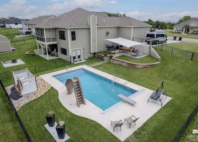 Property at 1524 Lariat Ln, Junction City, KS 66441, 5 beds, 3 baths