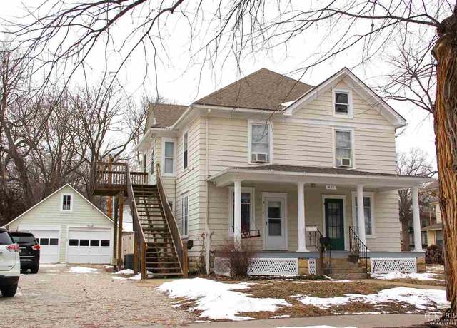 Property at 427 N 16th Street St, Manhattan, KS 66502, 4 beds, 3 baths