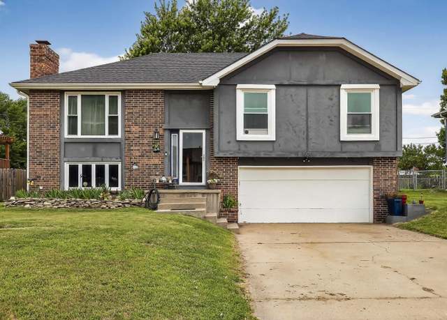 Property at 1508 Knollcrest Dr, Junction City, KS 66441, 3 beds, 2.5 baths