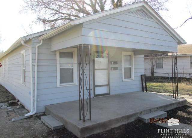 Property at 1523 - 1525 N Jackson St, Junction City, KS 66441, 2 beds, 1 bath