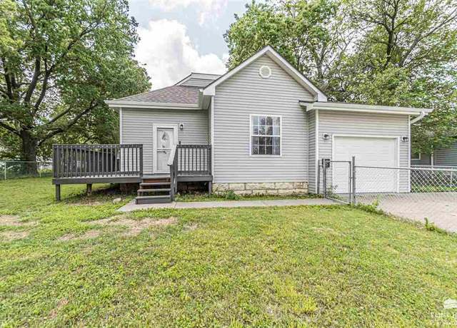 Property at 623 W 12th St, Junction City, KS 66441, 3 beds, 2 baths