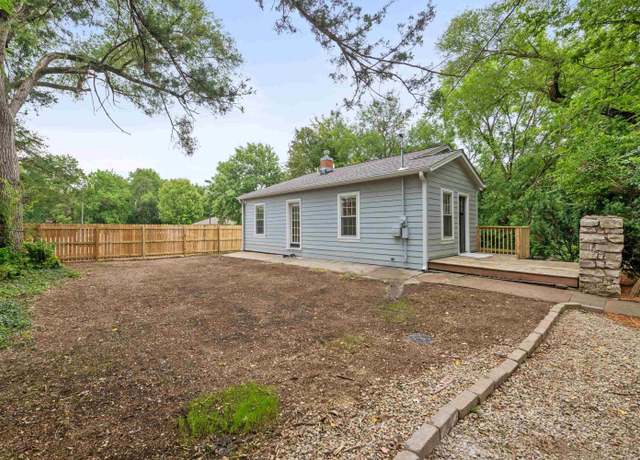 Property at 2317 Kanza Pl, Manhattan, KS 66502, 4 beds, 3 baths