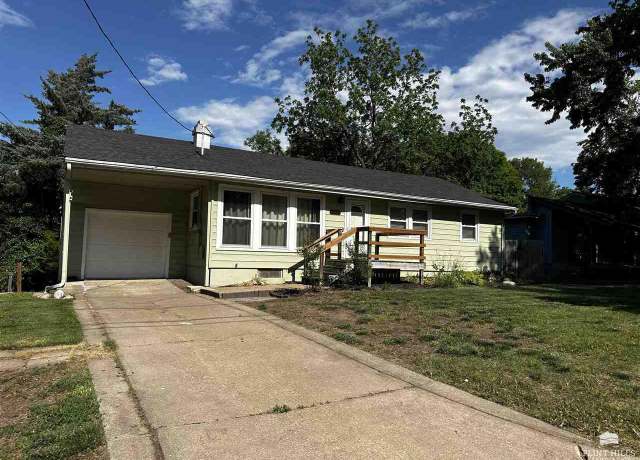 Property at 221 Ridge Dr, Manhattan, KS 66502, 4 beds, 2 baths