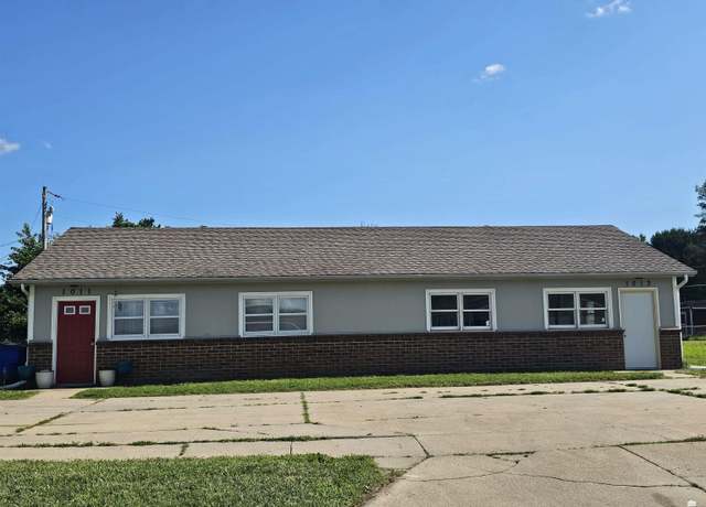 Property at 1011-1013 W 14th St, Junction City, KS 66441, 4 beds, 2 baths