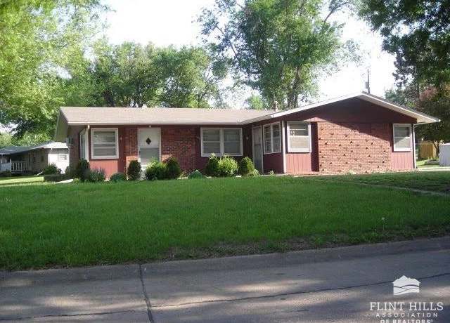 Property at 809 Church Ave, Manhattan, KS 66502, 3 beds, 2 baths