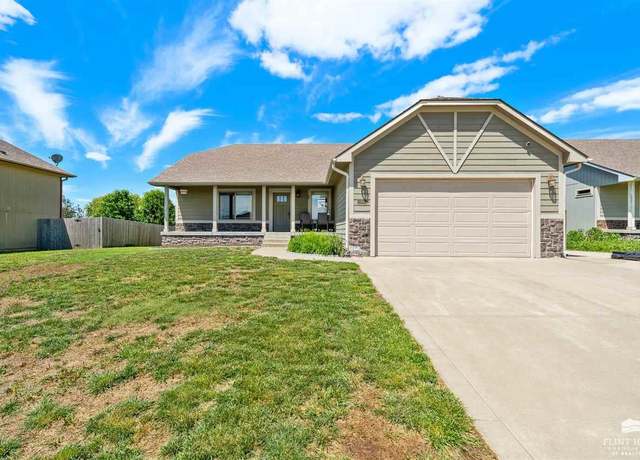 Property at 924 Dakota Ln, Junction City, KS 66441, 4 beds, 3 baths