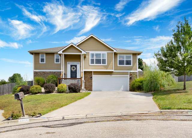 Property at 3800 Moosewood Cir, Manhattan, KS 66503, 4 beds, 3 baths