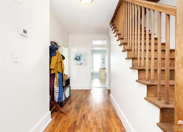 Property at 615 W Mission St, St. Marys, KS 66536, 3 beds, 1 bath
