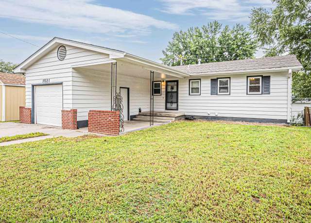 Property at 1021 Cedar St, Junction City, KS 66441, 4 beds, 1 bath