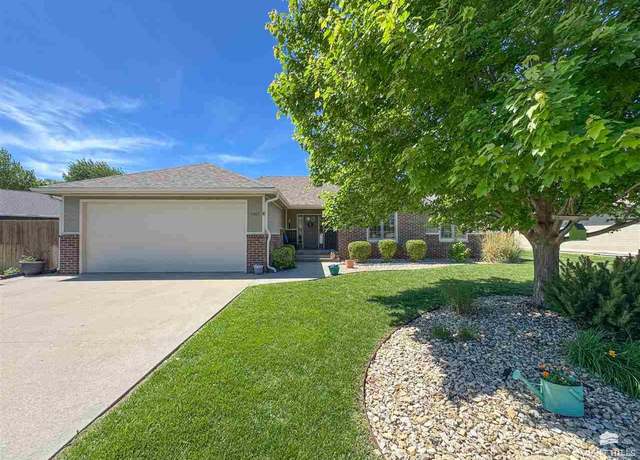 Property at 4063 Bald Eagle Dr, Manhattan, KS 66502, 4 beds, 3 baths