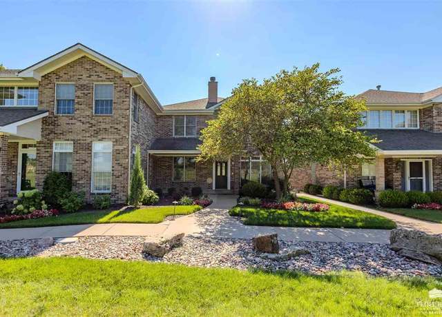 Property at 1510 Country Club Pl, Manhattan, KS 66502, 4 beds, 3.5 baths