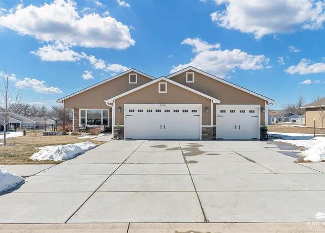 Property at 4736 Jackie's Way Way, Manhattan, KS 66502, 3 beds, 2 baths