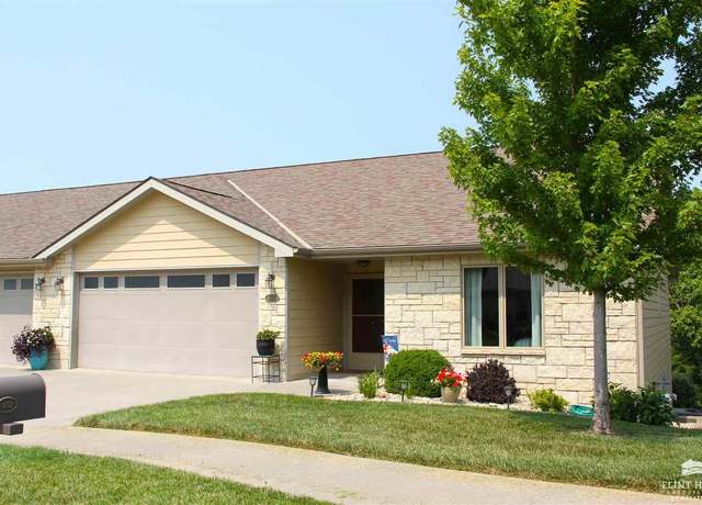 Property at 832 Newfoundland Dr, Manhattan, KS 66503, 4 beds, 3 baths