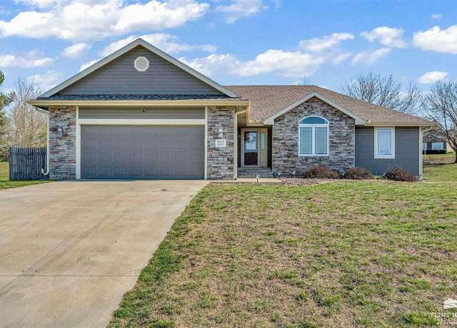 Property at 3717 Shadow Wood Ln. Ln, Manhattan, KS 66503, 5 beds, 3 baths