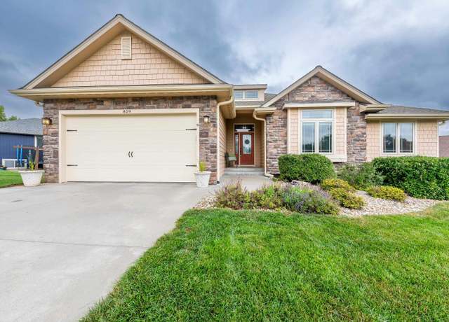 Property at 809 Locharno Dr, Manhattan, KS 66502, 5 beds, 3.5 baths