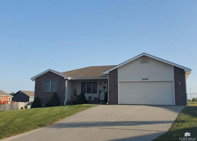 Property at 2209 Buckhorn Cir, Junction City, KS 66441, 3 beds, 2 baths