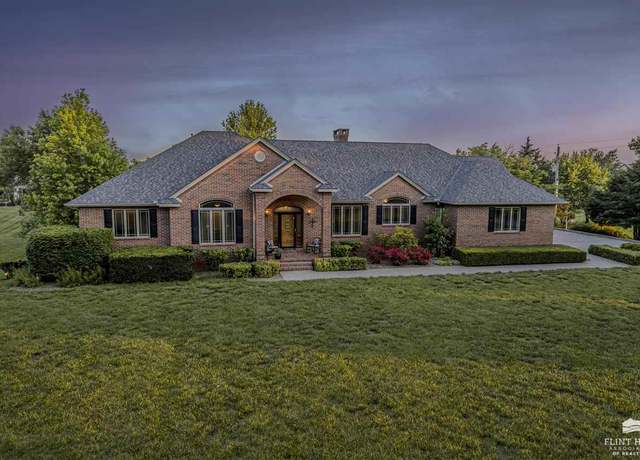 Property at 923 T Ave, Council Grove, KS 66846, 5 beds, 4.5 baths