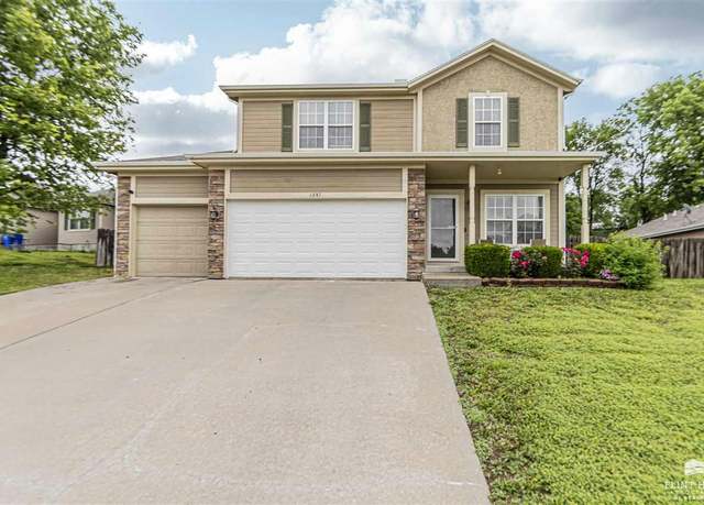 Property at 1337 Elm Creek Dr, Junction City, KS 66441, 5 beds, 3.5 baths