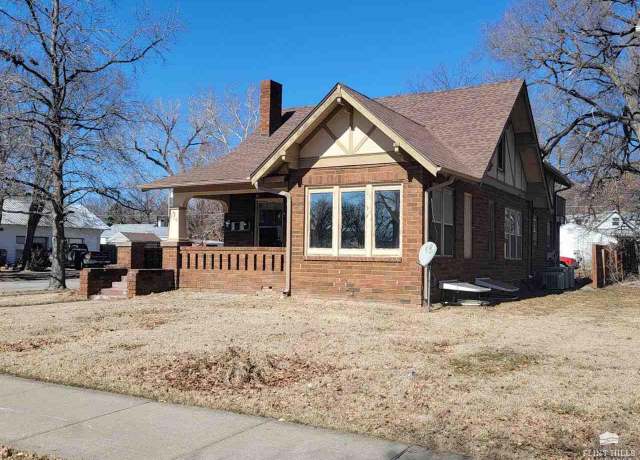 Property at 930 Bertrand St, Manhattan, KS 66502, 6 beds, 3 baths
