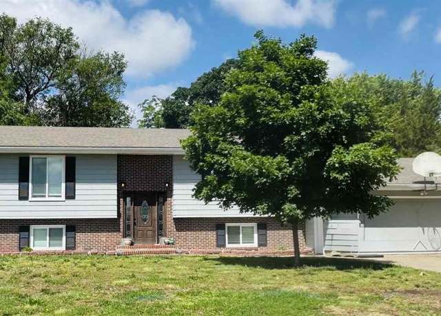 Property at 1606 N Brown St, Abilene, KS 67410, 3 beds, 3 baths