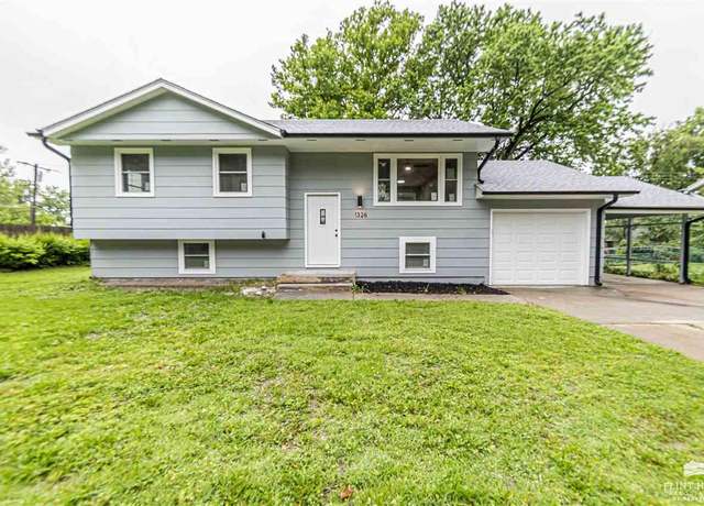 Property at 1326 Summit St, Junction City, KS 66441, 4 beds, 1.5 baths