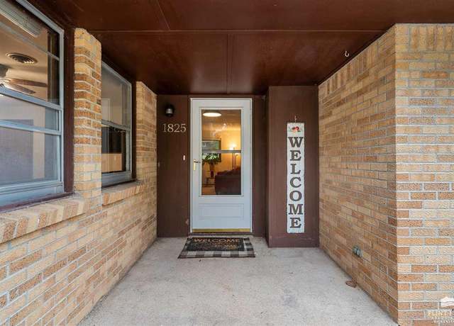 Property at 1825 Vaughn Dr, Manhattan, KS 66502, 4 beds, 2 baths