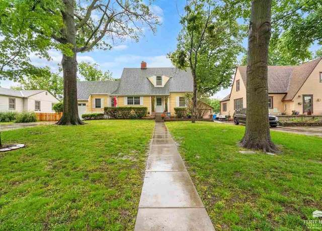 Property at 435 W Chestnut St, Junction City, KS 66441, 5 beds, 3 baths