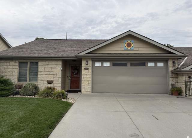Property at 925 Newfoundland Dr, Manhattan, KS 66503, 3 beds, 2 baths