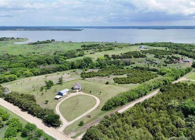 Property at 6615 Reynolds Rd, Junction City, KS 66441, 5 beds, 2 baths