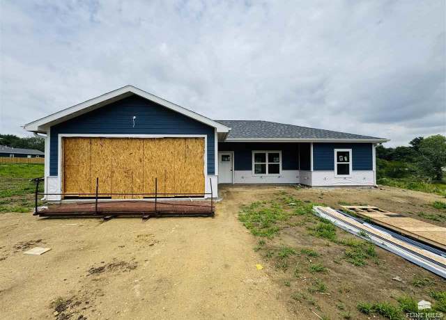 Property at 1307 East Ave, Clay Center, KS 67432, 3 beds, 2 baths