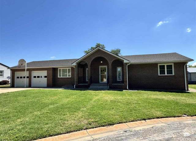 Property at 113 Westwood Dr, Abilene, KS 67410, 3 beds, 2 baths