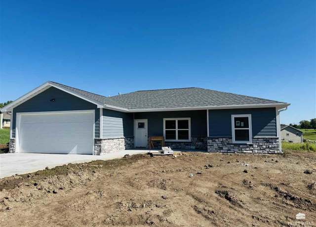 Property at 1308 East Ave, Clay Center, KS 67432, 3 beds, 2 baths