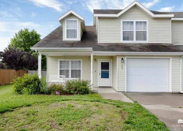 Property at 609 Goodrich Dr, Manhattan, KS 66502, 4 beds, 2.5 baths