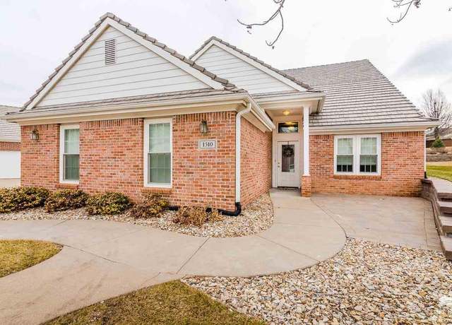 Property at 1510 Williamsburg Dr, Manhattan, KS 66502, 3 beds, 3 baths
