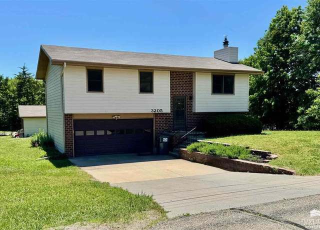 Property at 3205 Weaver Dr, Milford, KS 66514, 4 beds, 1.5 baths