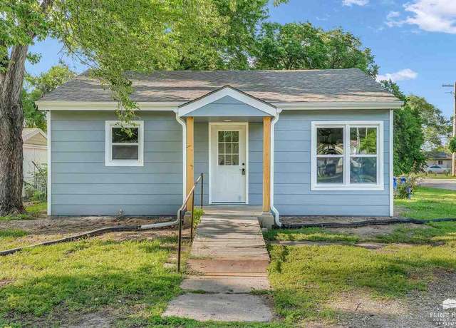 Property at 802 W 13th St, Junction City, KS 66441, 2 beds, 1 bath