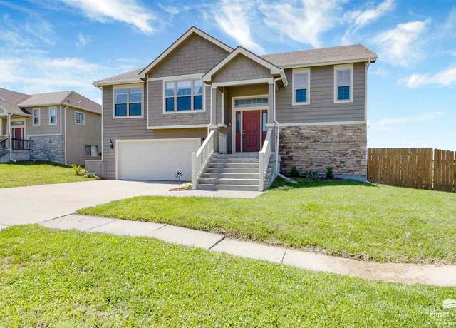 Property at 2717 Blaine Ct, Junction City, KS 66441, 4 beds, 3 baths