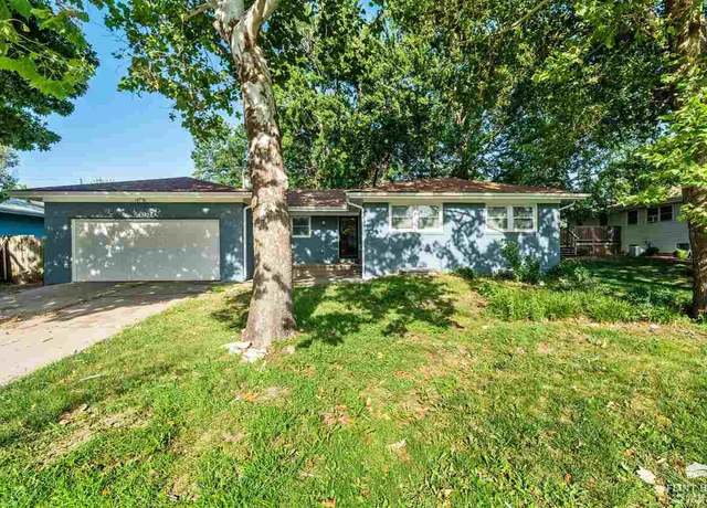 Property at 1325 S Garfield St, Junction City, KS 66441, 4 beds, 3 baths