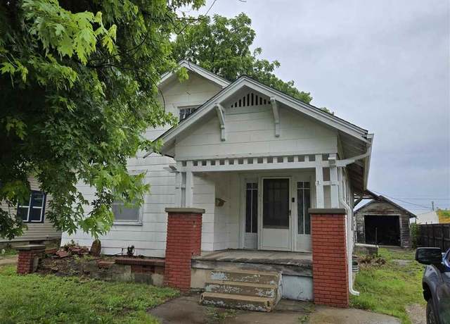 Property at 417 NE 13th St, Abilene, KS 67410, 2 beds, 1 bath